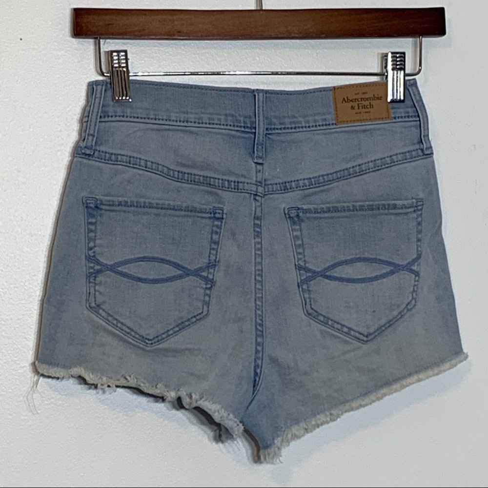 EUC Abercrombie & Fitch light wash‎ jean shorts